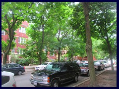 Lincoln Park - Outside Getaway Hostel, Arlington Place